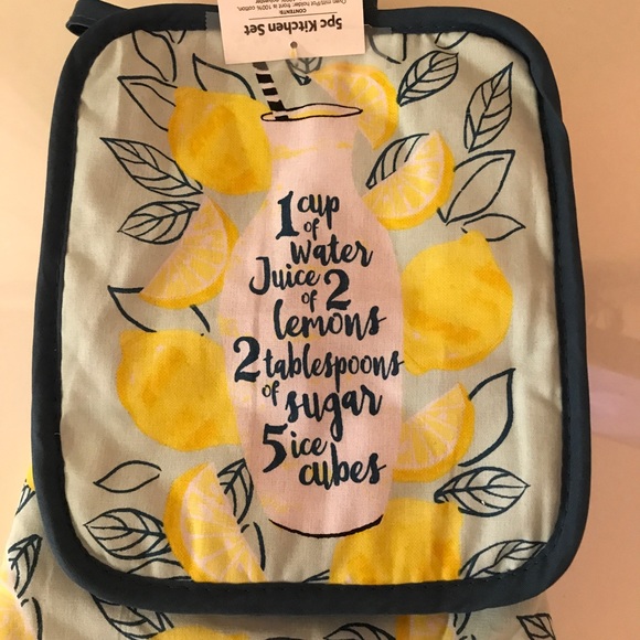 Lemon Towels, Lemon Pot Holders, Lemon Oven Mitt, Lemon Wash Cloths, S&P Shakers - Picture 7 of 15